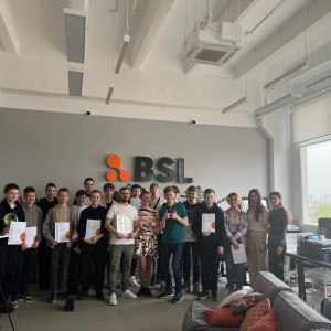 Наши резиденты проходят стажировку в IT-компании BSL - КИБЕРшкола программирования для детей, компьютерные курсы для школьников, начинающих и подростков - KIBERone г. Югорск